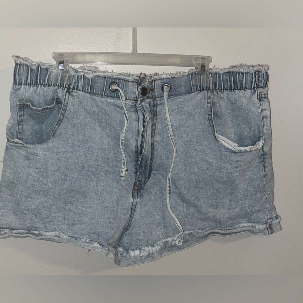 No Boundaries Jean Stretchy Shorts Women’s XXL •EUC